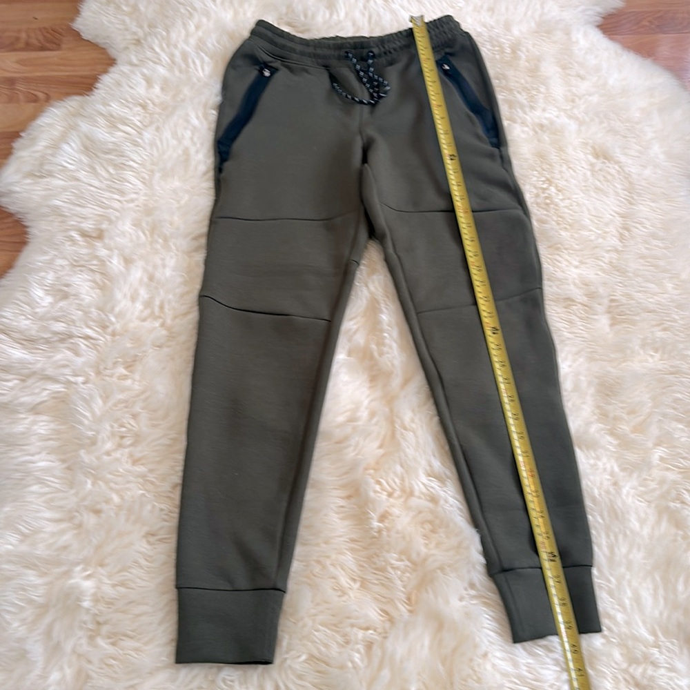 RGSTR brand men’s jogger pants new with out tags size small green & black color